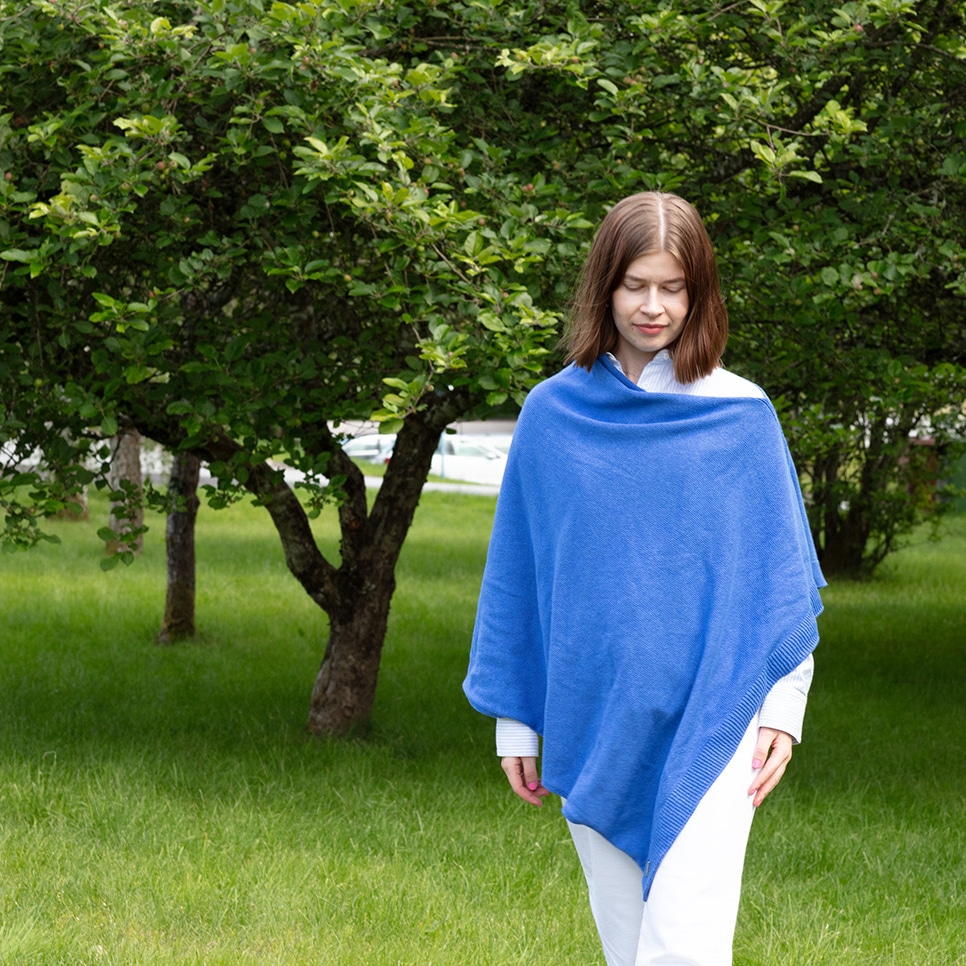 Elin poncho