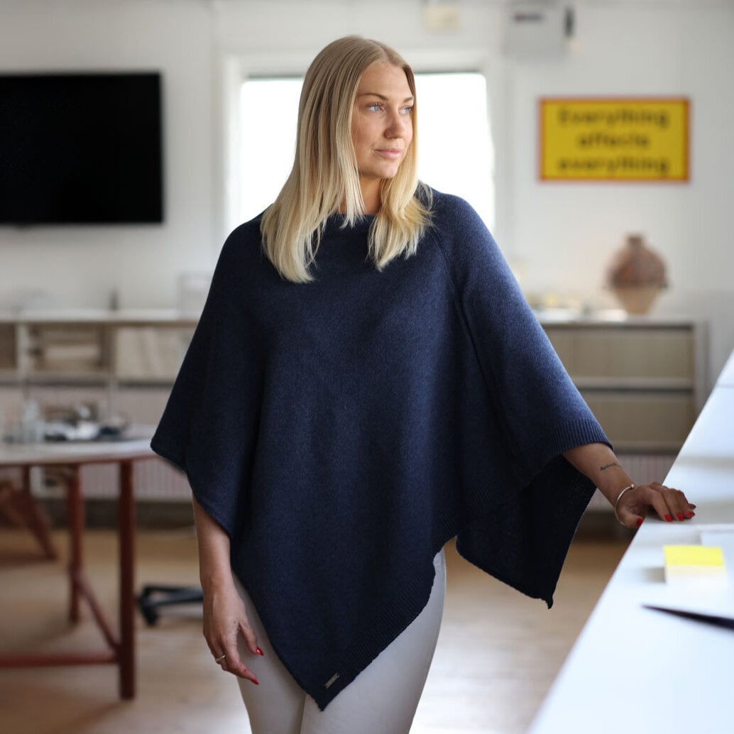 Elina poncho