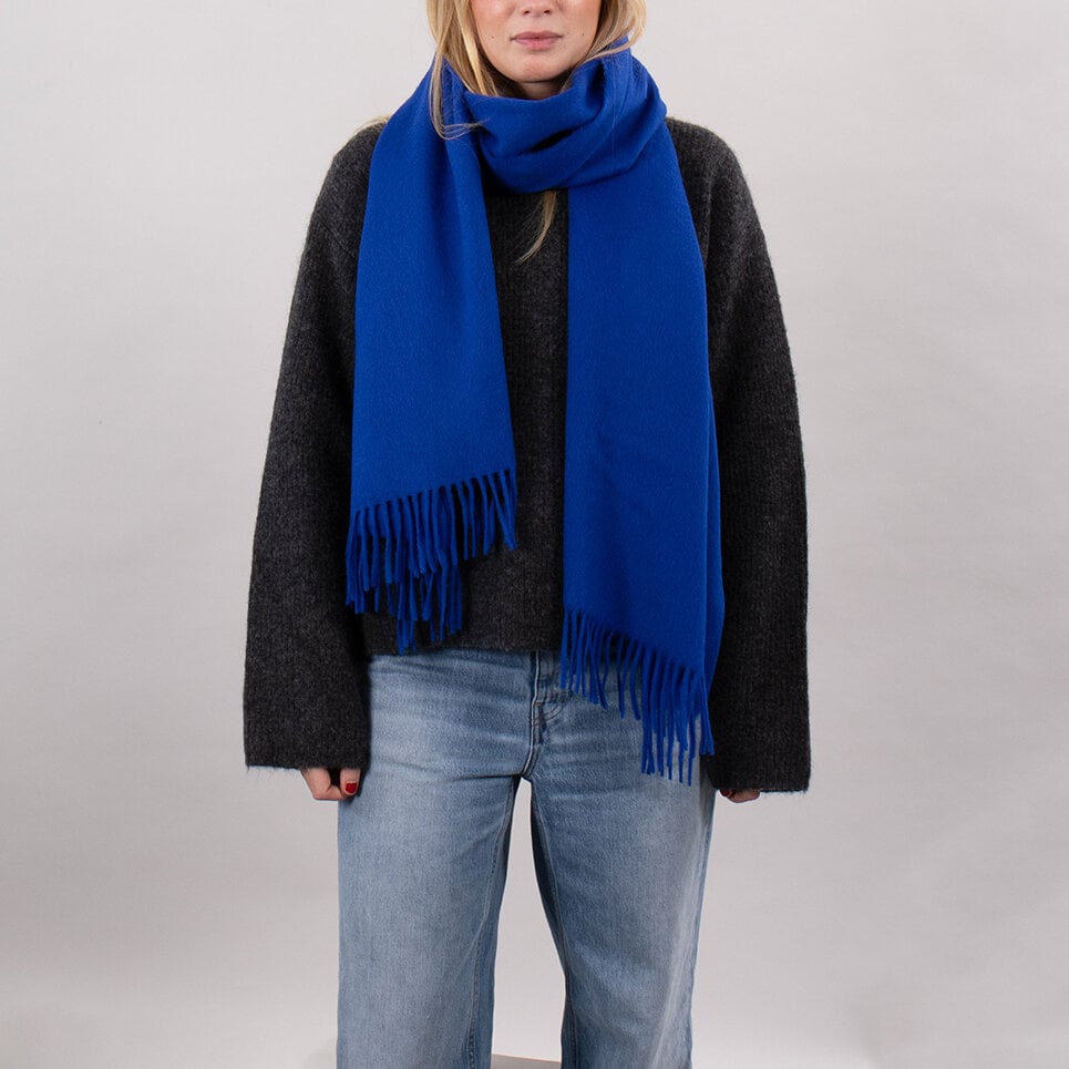 René Scarf