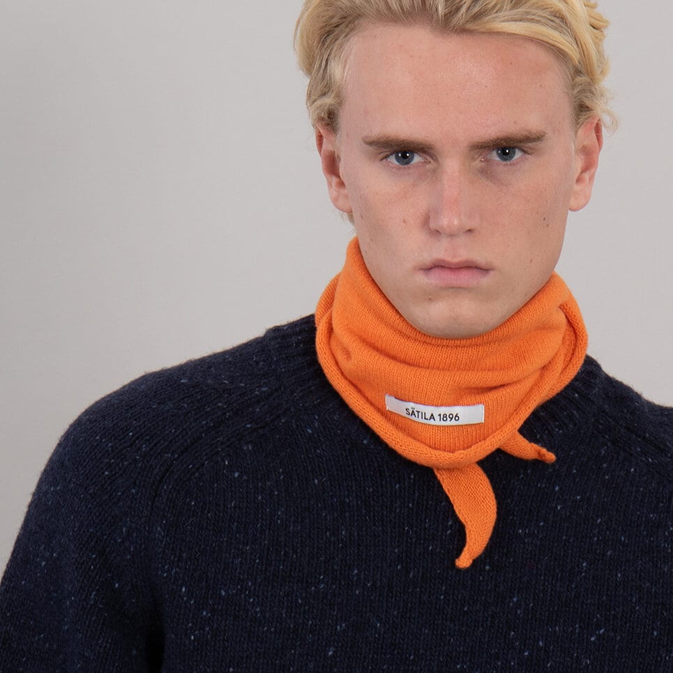 Elis triangle scarf