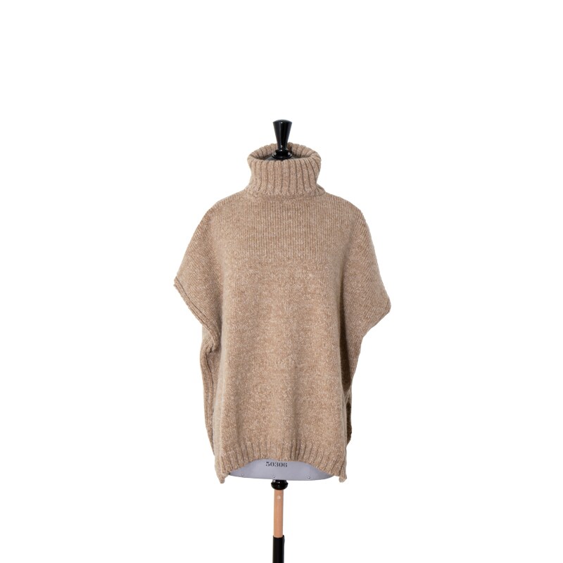 Beata poncho